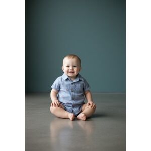 Cat & Jack Baby Boy Blue Chambray Red Star Short Sleeve Button Down Shirt 6-9M